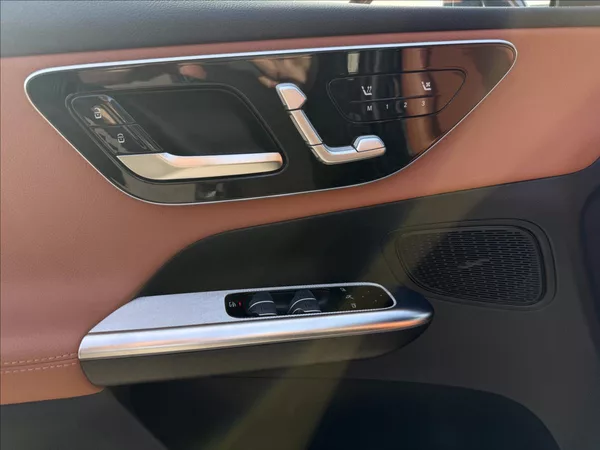 Mercedes-Benz GLC 200 4MATIC AVANTGARDE - foto 12