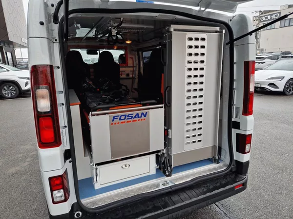 Renault Trafic Sanitka Furgon - foto 11