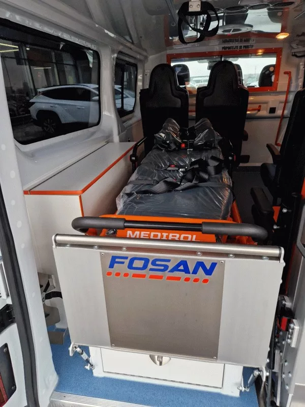 Renault Trafic Sanitka Furgon - foto 13