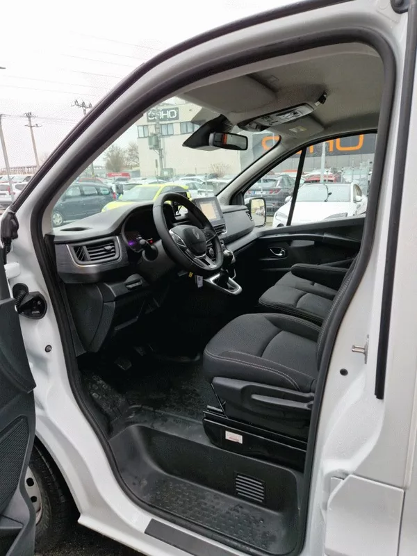 Renault Trafic Sanitka Furgon - foto 24