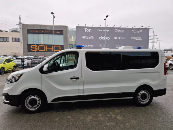 Renault Trafic Sanitka Furgon - foto 6