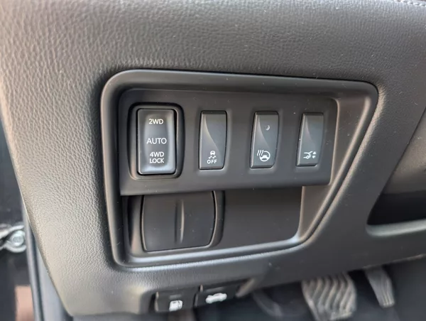 Renault Koleos Initiale Paris 2,0dCi 4x4 - foto 2