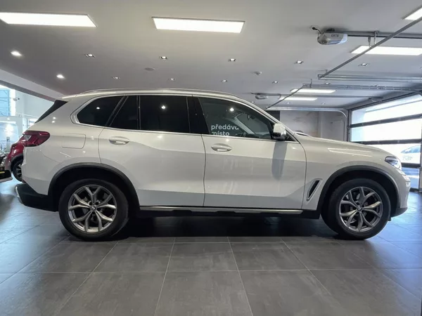 BMW X5 xDrive 40i AT 340k - foto 5