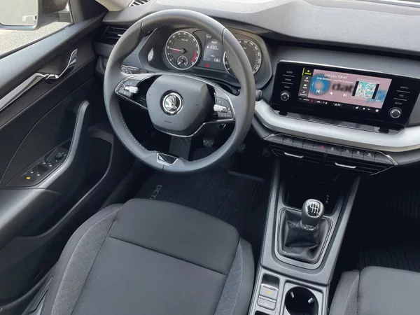 Škoda Octavia Combi Active 2,0TDI 115k - foto 11