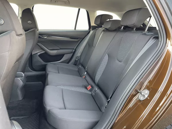 Škoda Octavia Combi Active 2,0TDI 115k - foto 15