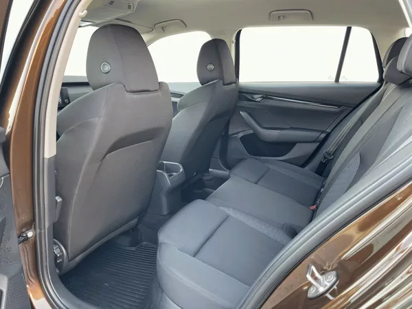 Škoda Octavia Combi Active 2,0TDI 115k - foto 16
