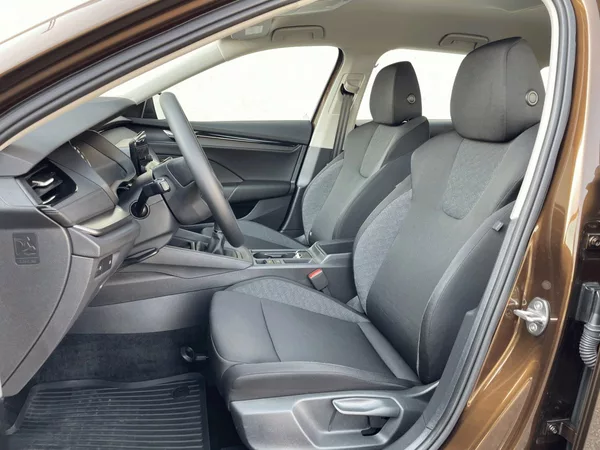 Škoda Octavia Combi Active 2,0TDI 115k - foto 17