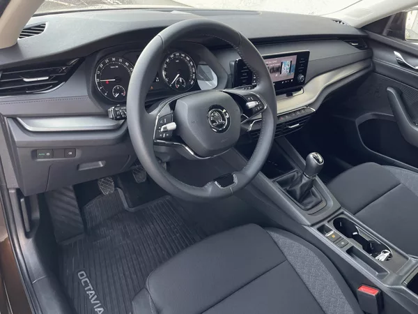 Škoda Octavia Combi Active 2,0TDI 115k - foto 19