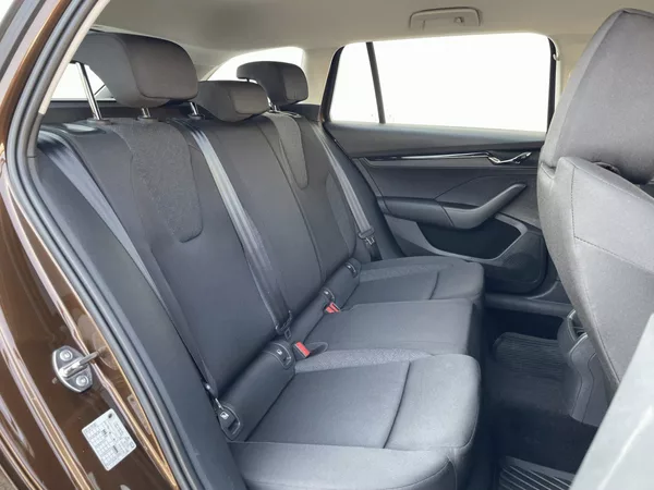 Škoda Octavia Combi Active 2,0TDI 115k - foto 9