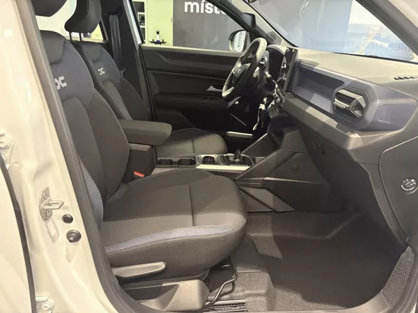 Dacia Duster expression hybrid 150 4x4 - foto 7