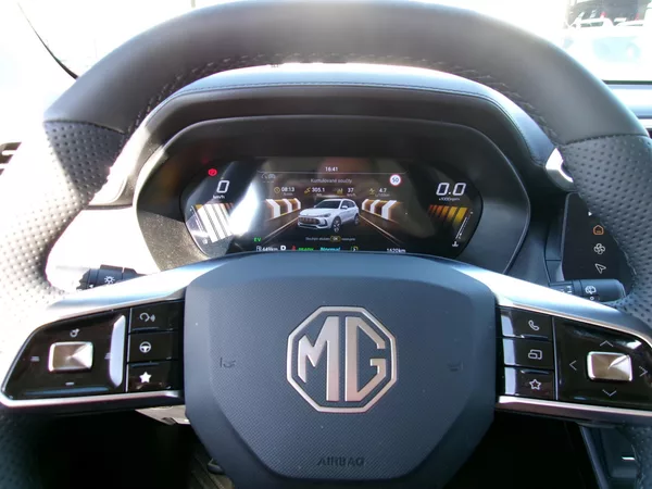 MG ZS Hybrid+ - foto 11