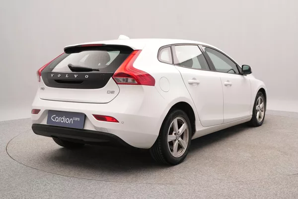 Volvo V40 D2 MOMENTUM CZ - foto 10