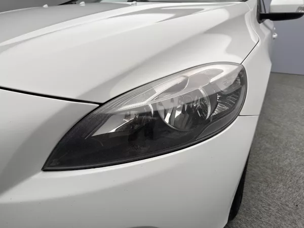 Volvo V40 D2 MOMENTUM CZ - foto 18