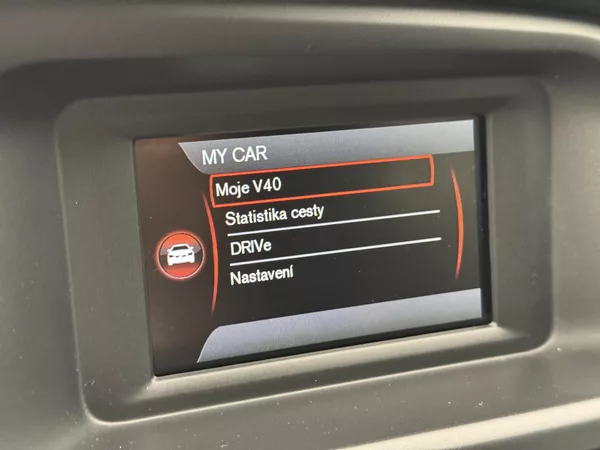 Volvo V40 D2 MOMENTUM CZ - foto 31