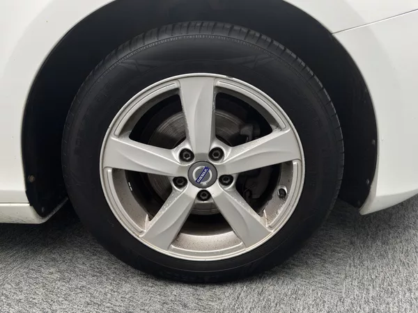 Volvo V40 D2 MOMENTUM CZ - foto 39