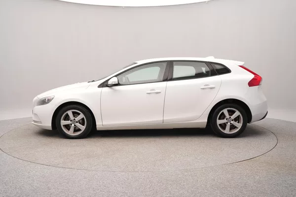 Volvo V40 D2 MOMENTUM CZ - foto 7