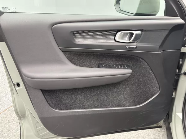 Volvo XC40 B3 CORE AUT - foto 18