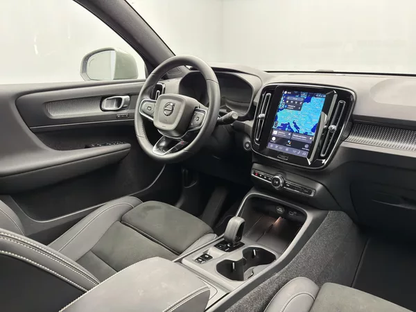 Volvo XC40 B3 CORE AUT - foto 24