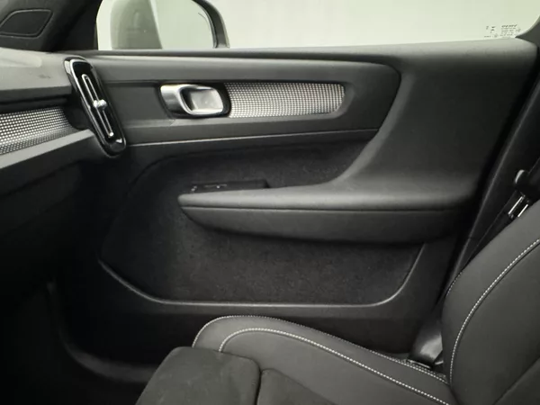 Volvo XC40 B3 CORE AUT - foto 26