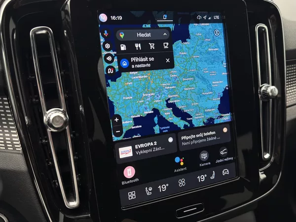 Volvo XC40 B3 CORE AUT - foto 30
