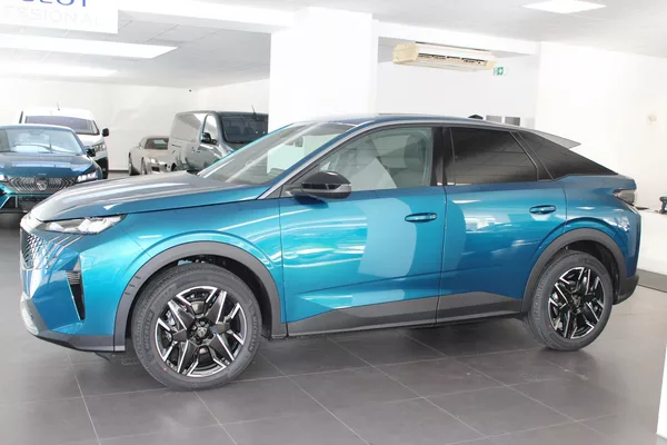 Peugeot 3008 ALLURE Hybrid 145 e-DCS6 - foto 8