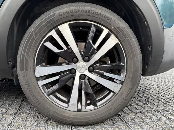 Peugeot 5008 ALLURE PureTech 130k EAT6 - foto 12