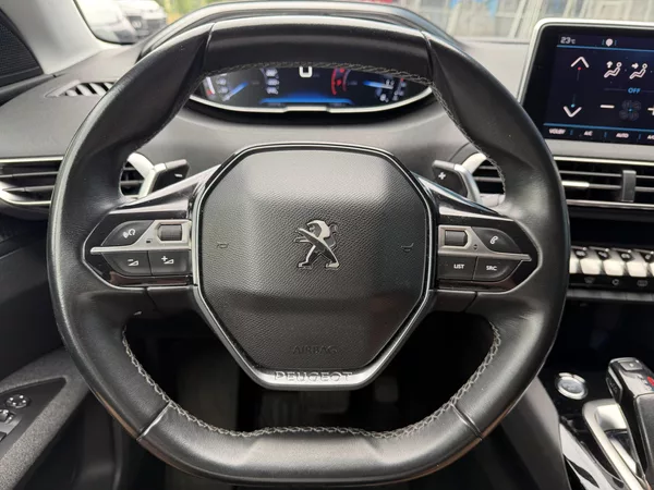 Peugeot 5008 ALLURE PureTech 130k EAT6 - foto 18