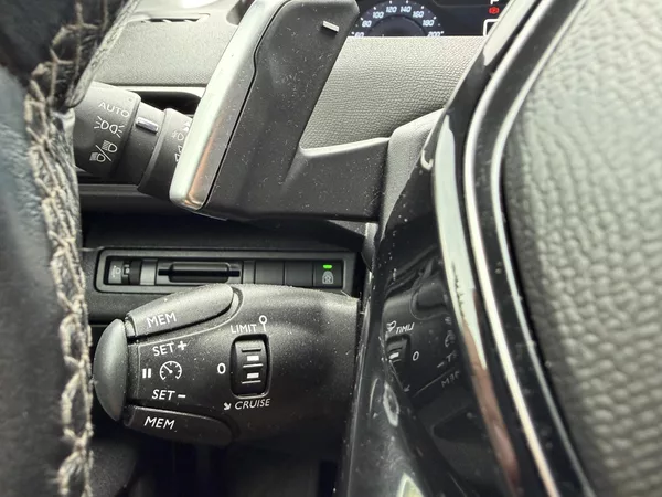 Peugeot 5008 ALLURE PureTech 130k EAT6 - foto 19