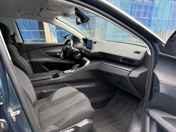 Peugeot 5008 ALLURE PureTech 130k EAT6 - foto 34