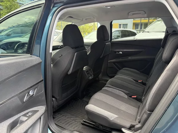 Peugeot 5008 ALLURE PureTech 130k EAT6 - foto 35