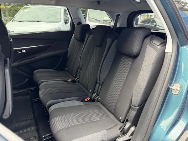 Peugeot 5008 ALLURE PureTech 130k EAT6 - foto 36