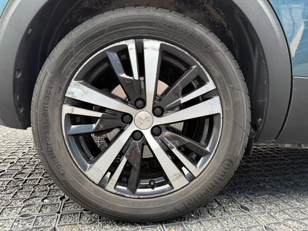 Peugeot 5008 ALLURE PureTech 130k EAT6 - foto 9