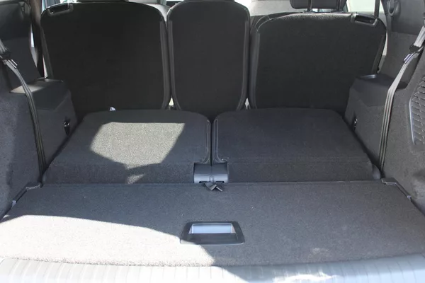 Peugeot 5008 ALLURE Hybrid 145 e-DCS6 - foto 14