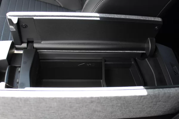 Peugeot 5008 ALLURE Hybrid 145 e-DCS6 - foto 30