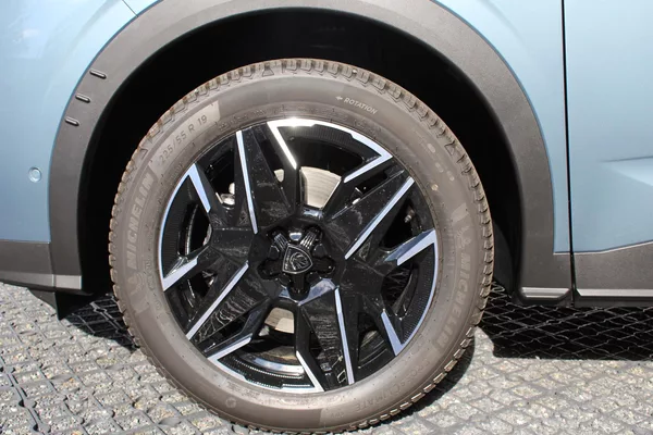 Peugeot 5008 ALLURE Hybrid 145 e-DCS6 - foto 7