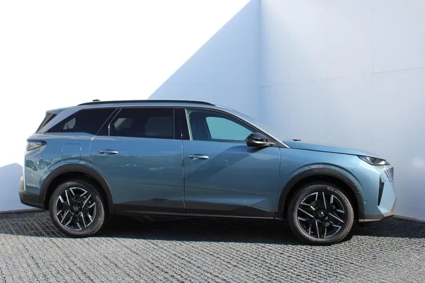 Peugeot 5008 ALLURE Hybrid 145 e-DCS6 - foto 8