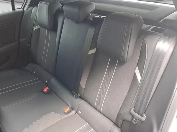 Opel Astra 1.2 Turbo 96kW GS AUT8 - foto 13