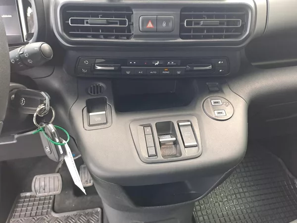 Opel Combo Life 1.5CDTI 96 kW Elegance AT - foto 12