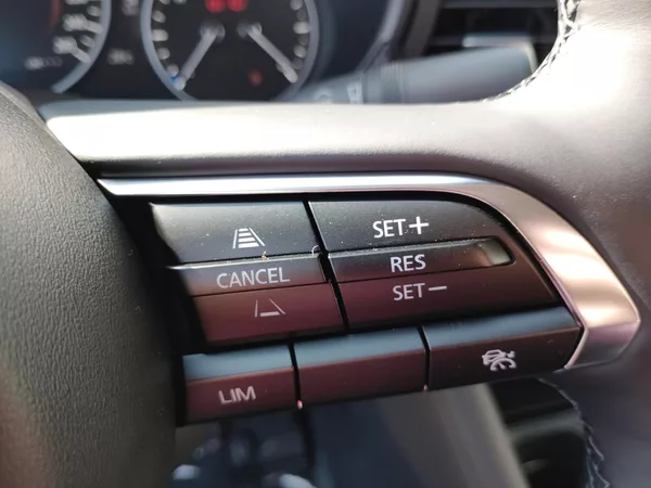 Mazda 3 SDN 2,5 AT, Centre-line, AKCE! - foto 10
