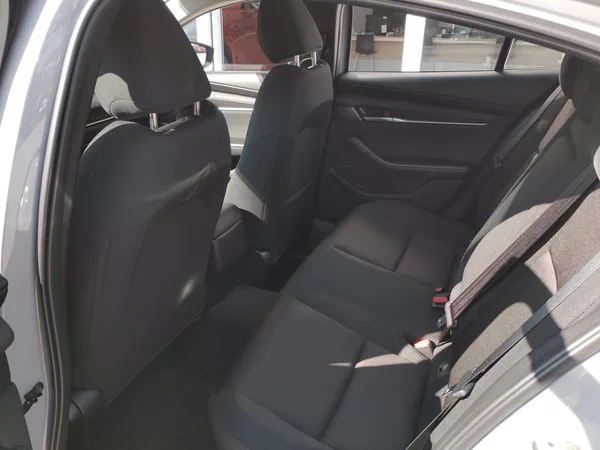 Mazda 3 SDN 2,5 AT, Centre-line, AKCE! - foto 16