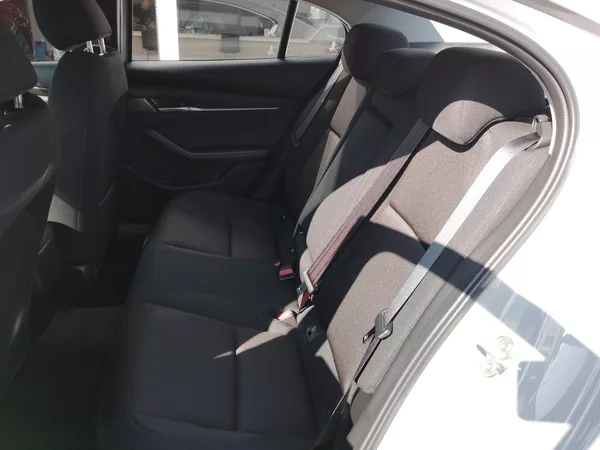 Mazda 3 SDN 2,5 AT, Centre-line, AKCE! - foto 17