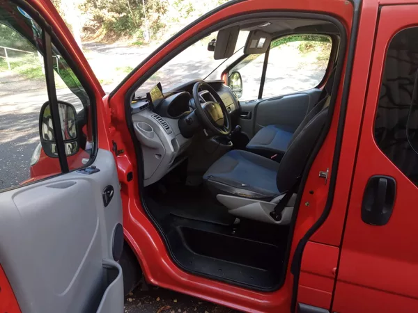Renault Trafic 2,0 D 9 MÍST, TZ, kamera ! - foto 7