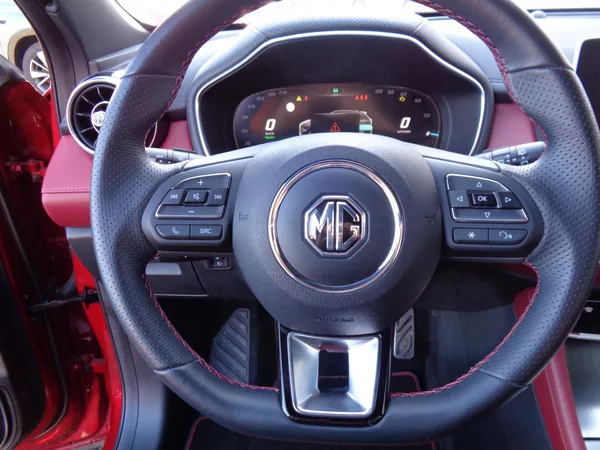 MG EHS 1,5 PHEV 10 AT, Exclusive - foto 13