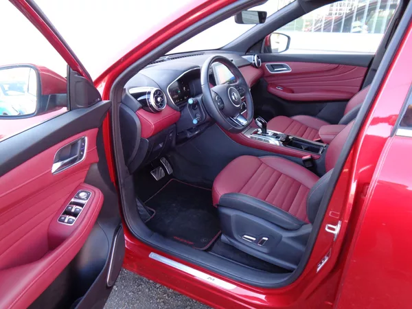 MG EHS 1,5 PHEV 10 AT, Exclusive - foto 9