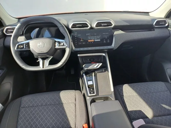 MG ZS ESSENTIAL hybrid+ 145 kW - foto 2