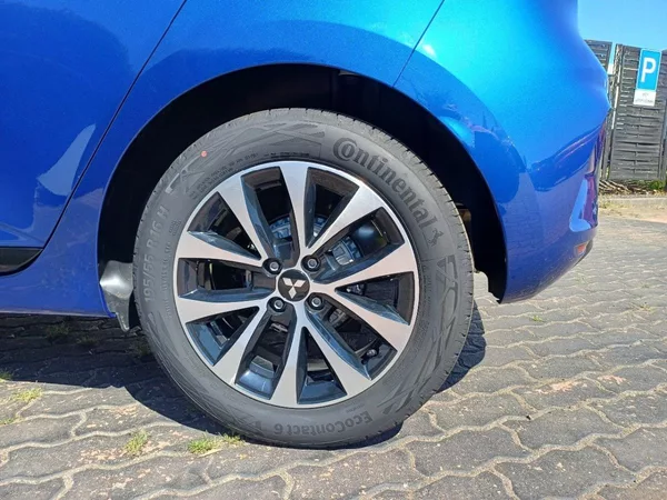 Mitsubishi Colt Invite 1,0 MPI -T 67 kW 6MT - foto 19