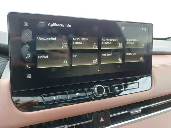 Mitsubishi Outlander Instyle+ 2,4 MIVEC 2xelektromo - foto 11