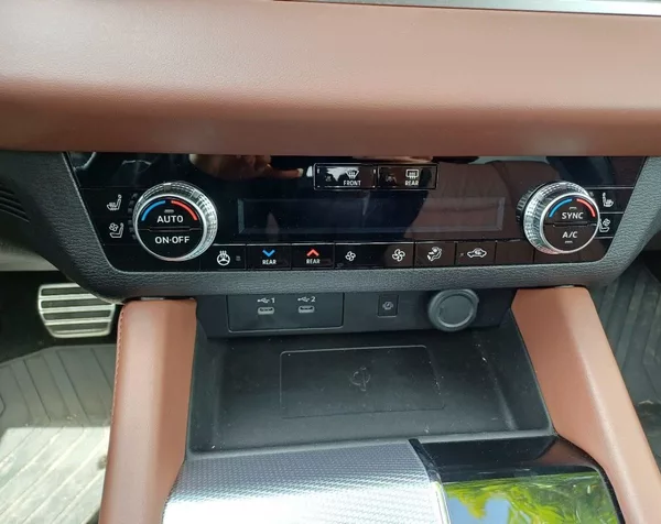 Mitsubishi Outlander Instyle+ 2,4 MIVEC 2xelektromo - foto 14