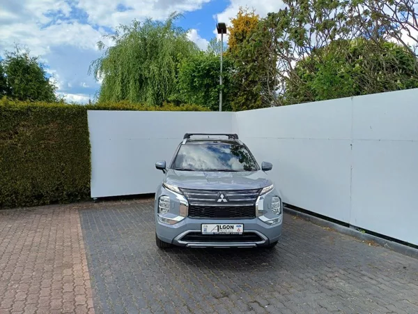 Mitsubishi Outlander Instyle+ 2,4 MIVEC 2xelektromo - foto 4