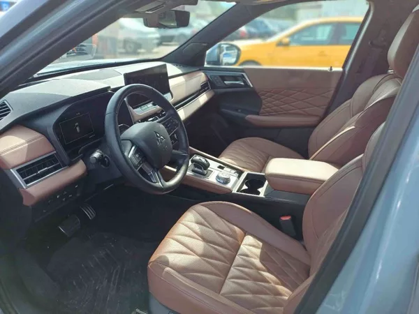 Mitsubishi Outlander Instyle+ 2,4 MIVEC 2xelektromo - foto 5